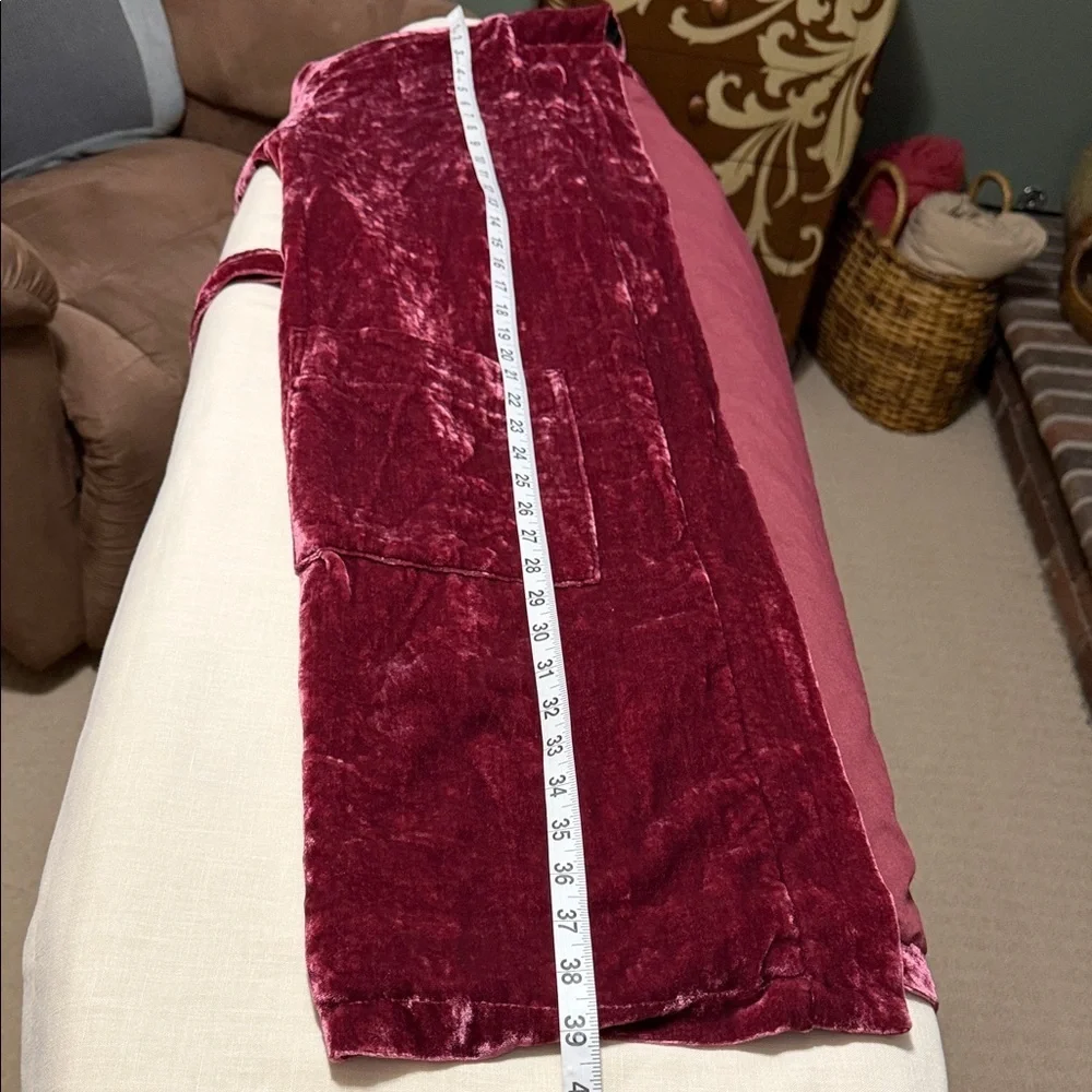 Pottery Barn Teen Harry Potter Gryffindor Plush Velvet Burgundy Robe, Size XXL.
